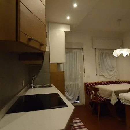Continental 101- 4 Beds شقة